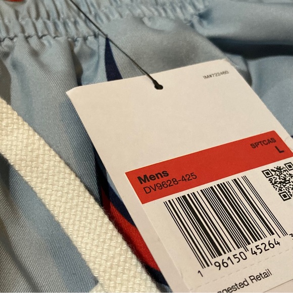 𝐍𝐢𝐤𝐞 𝐒𝐩𝐨𝐫𝐭 𝐅𝐥𝐚𝐦𝐞𝐬 𝐑𝐞𝐝 𝐒𝐡𝐨𝐫𝐭𝐬 𝐃𝐕𝟗𝟔𝟐𝟖-𝟒𝟐𝟓 - Picture 8 of 8